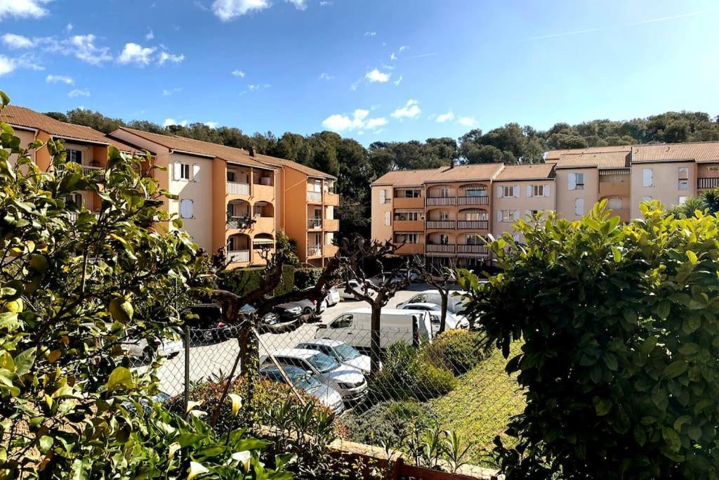 Charmant Studio Costebelle Proche Gare, Terrasse Et Parking Gratuit Hyères Exterior foto